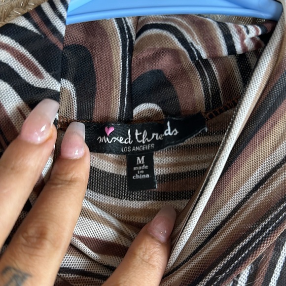 Brown swirl sheer long sleeve turtleneck scrunched crop top - Picture 2 of 8